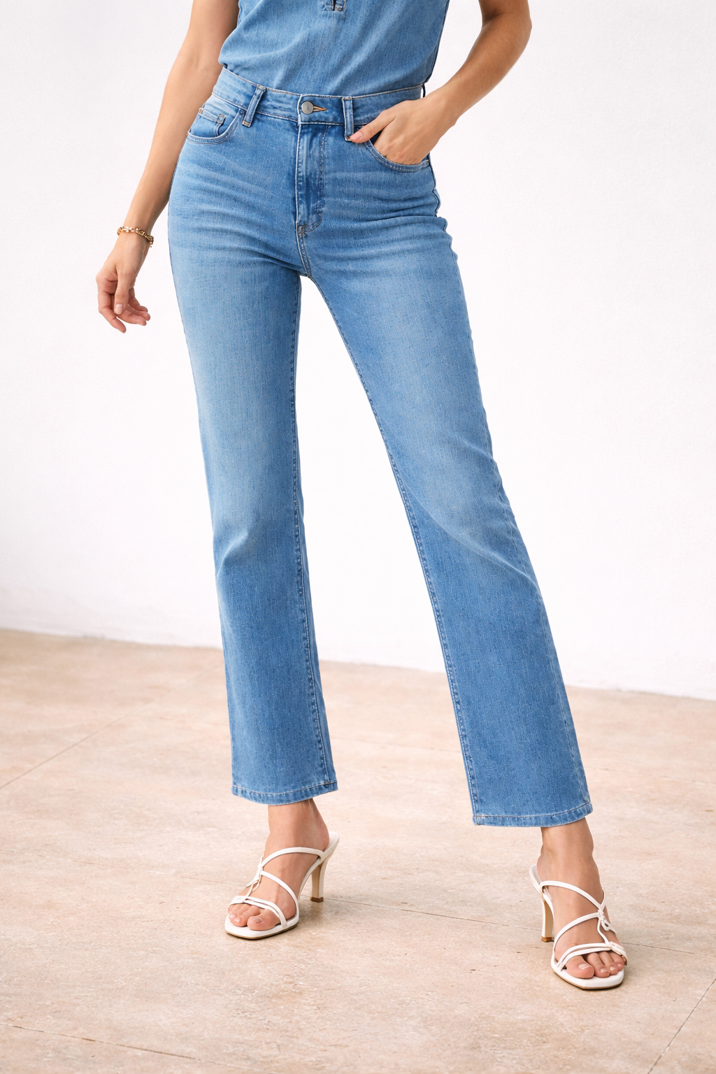 Women's Light Blue Jeans